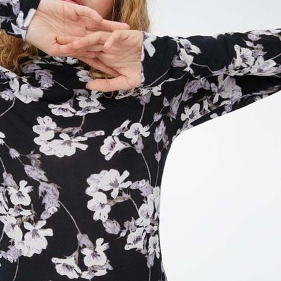 🌸Floral Lightweight Wool-Blend Turtleneck - Picture 3 of 9